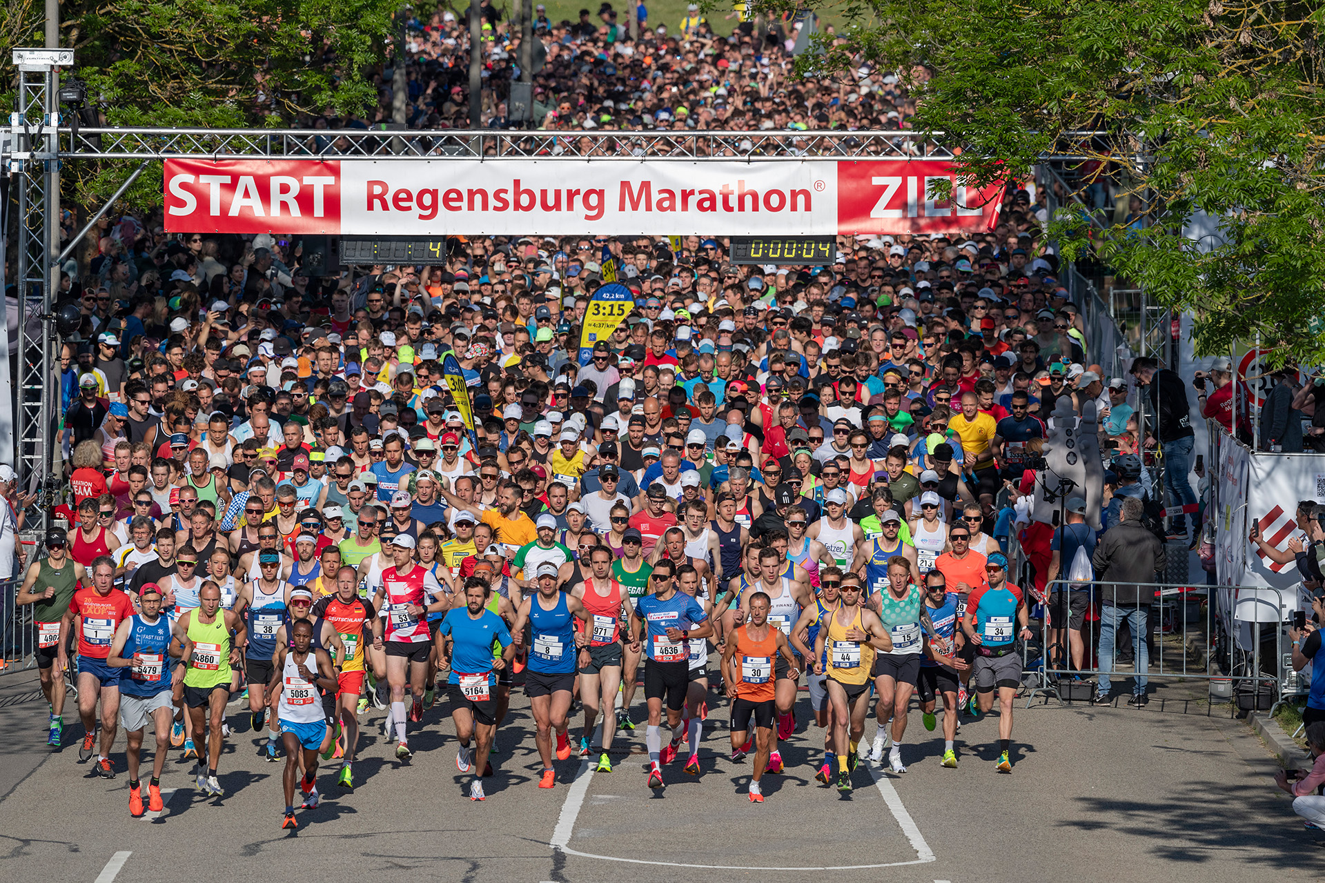 LLC Marathon Regensburg e.V. Start Strecke Ziel Foto: altrofoto.de