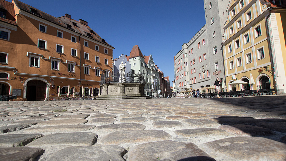 Steinerne Stadt: Blick auf den Haidplatz in Regensburg