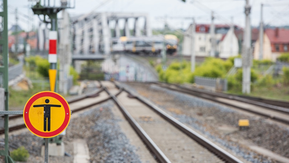 Symbolfoto Schild: Betreten verboten