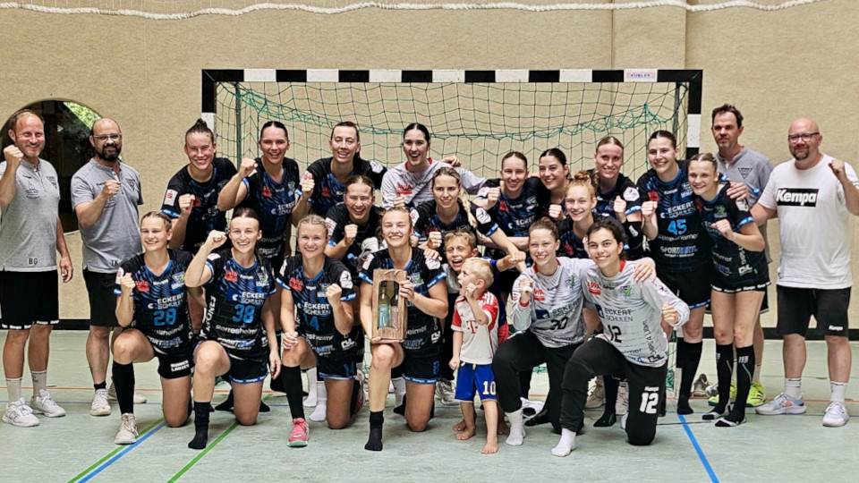 Gruppenfoto der Handballerinnen