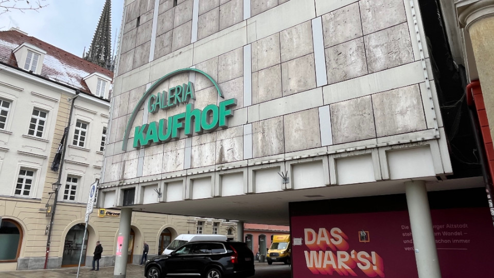 Galeria Kaufhof-Gebäude in der Altstadt