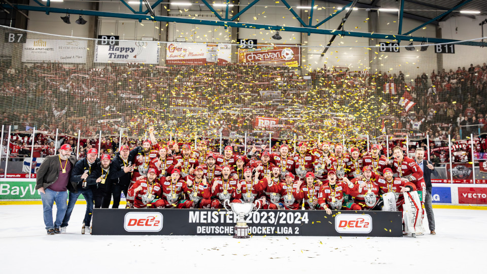 Meisterbild der Eisbären Regensburg